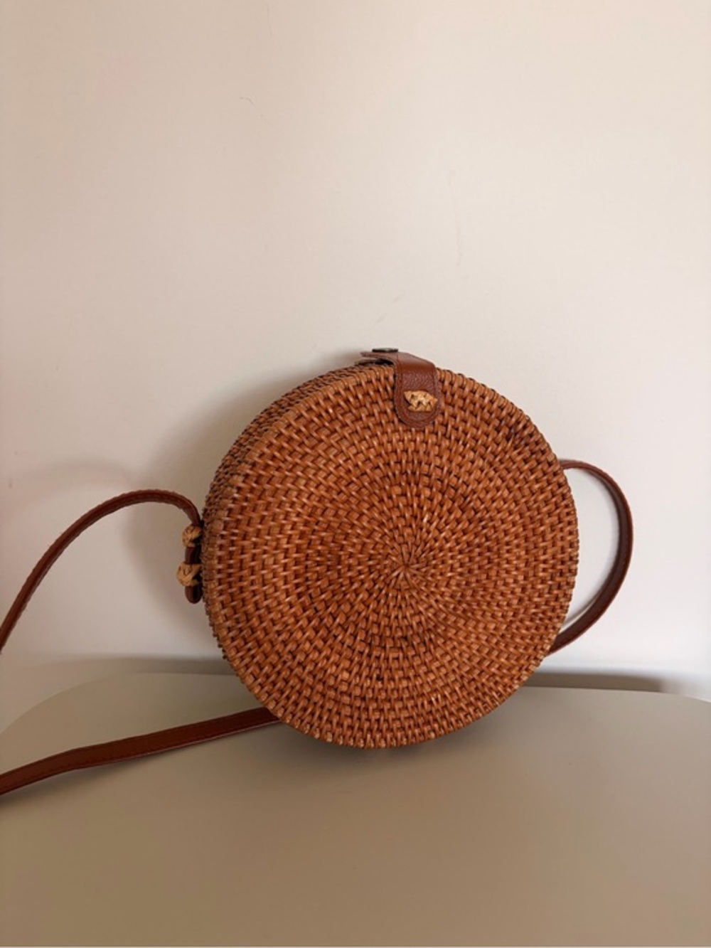 Style Round Woven Rattan Straw Crossbody Bag Leather Strap Snap Closure Boho